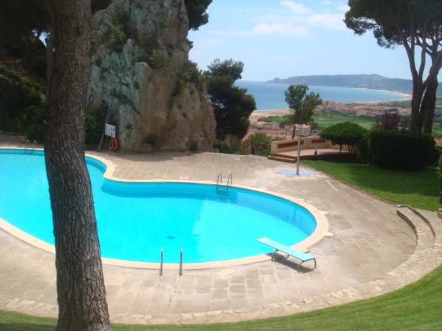 Caseta amb vistes i piscina comunitaria, bonica  terrassa amb barbacoa, l'Estartit — foto 3